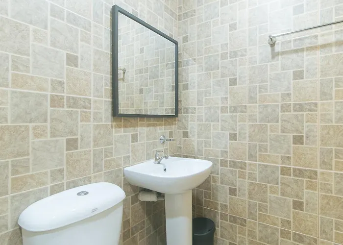 Hotel Reddoorz At Zenova *