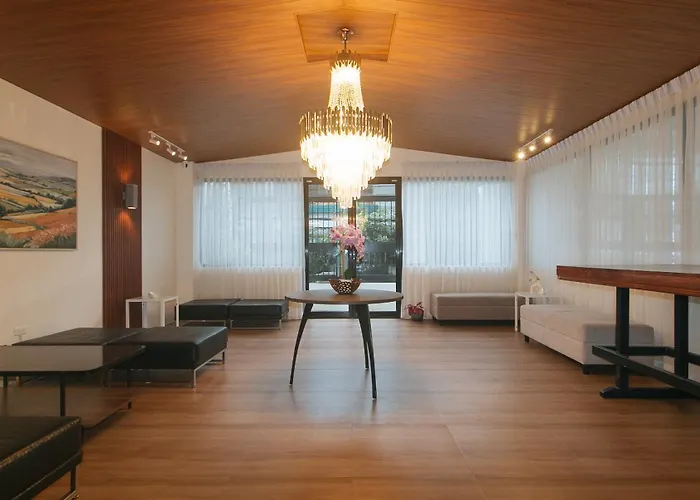 Hotel Reddoorz At Zenova